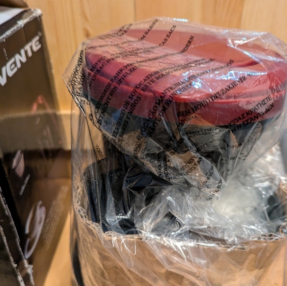 Black Coffee Maker with Cups - Picture 4 of 7